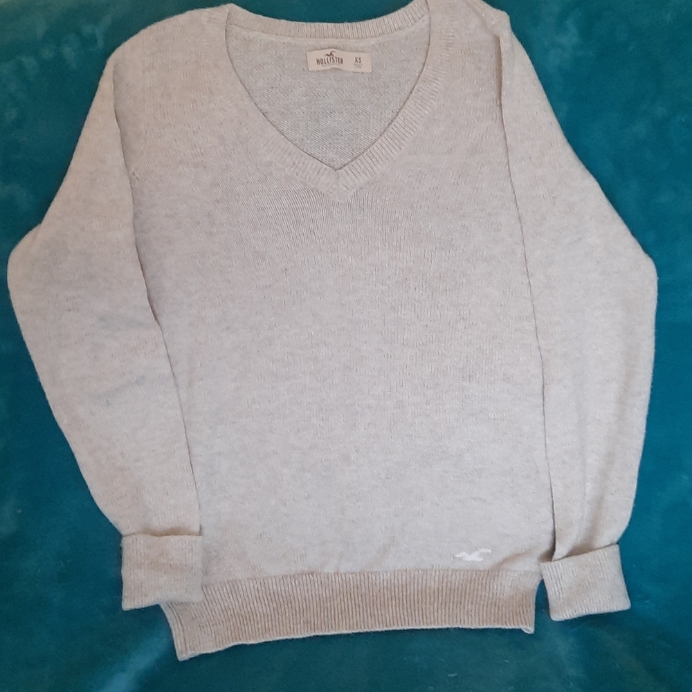 Hollister sweater